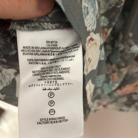 BCBGeneration Floral Blouse Grey Blue Size XXS - Picture 7 of 8